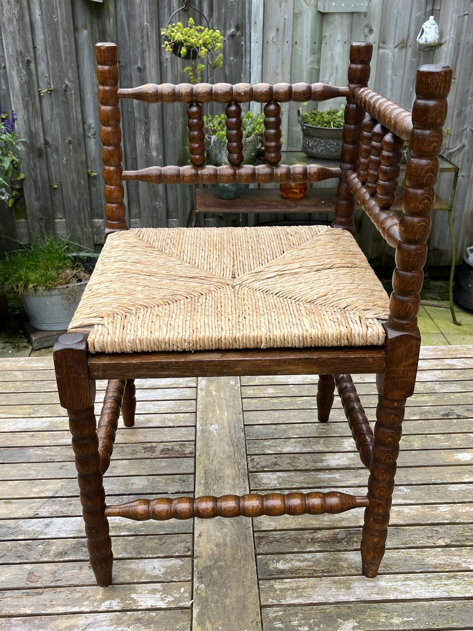 Vintage Bobbin Eckstuhl