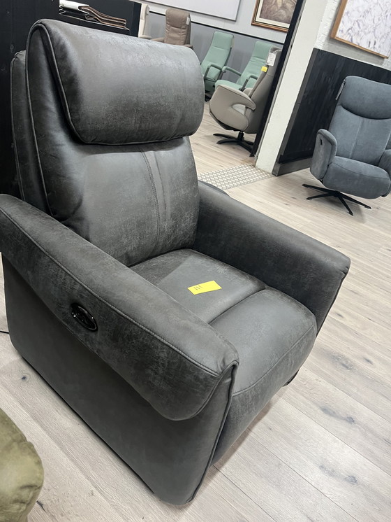 Image 1 of Zu verkaufen: Luxuriöser Stand Up/Lift Up Recliner