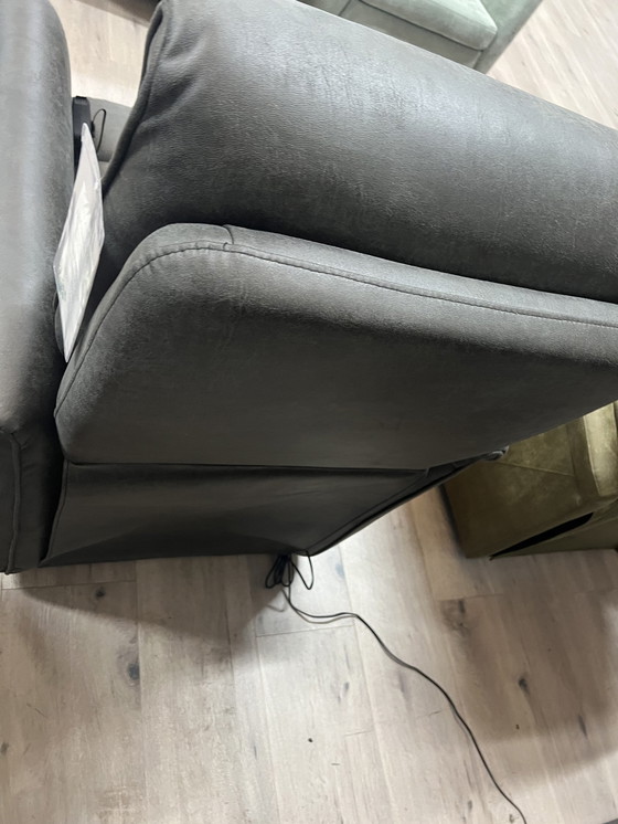 Image 1 of Zu verkaufen: Luxuriöser Stand Up/Lift Up Recliner