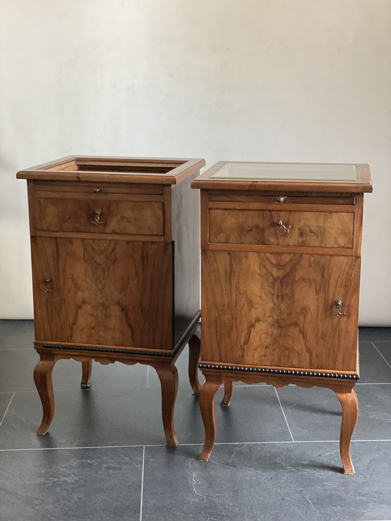 Image 1 of 2x Beistelltisch aus Louis-Eiche