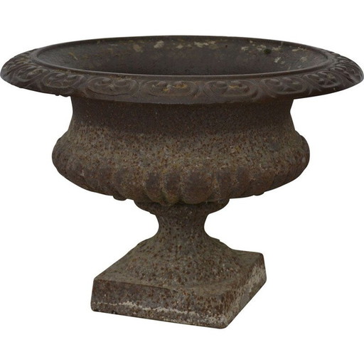 Alte gusseiserne Medici-Vase