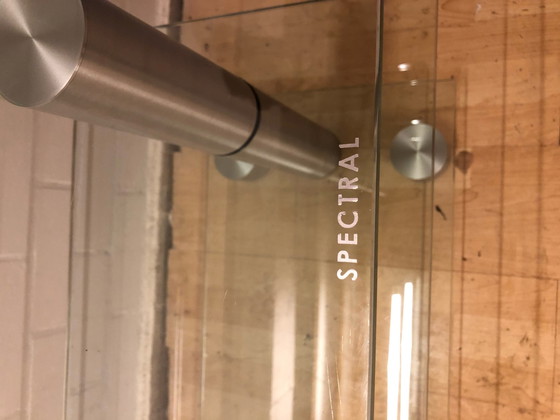 Image 1 of TV-Schrank im Spektraldesign