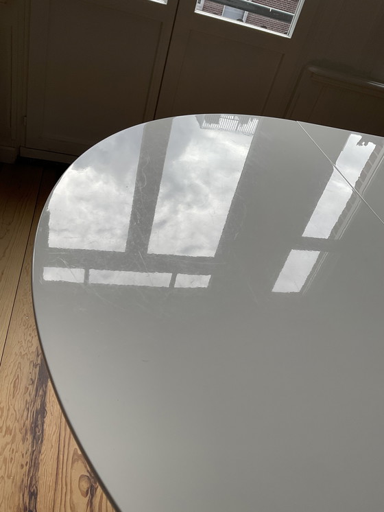 Image 1 of Ausziehbarer Tulpentisch.