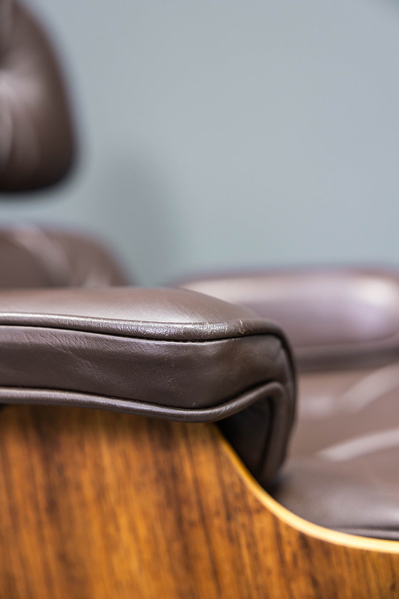 Image 1 of Eames Lounge Chair + Ottomane