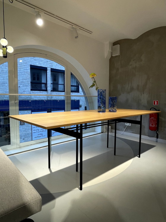 Image 1 of Fest Nude Esstisch