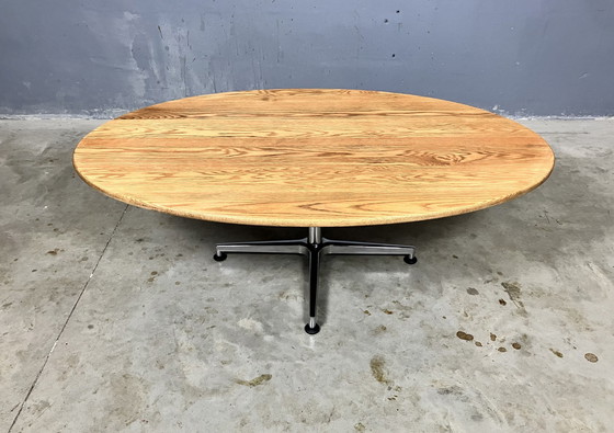 Image 1 of Vintage Couchtisch oval aus Eiche und Chrom