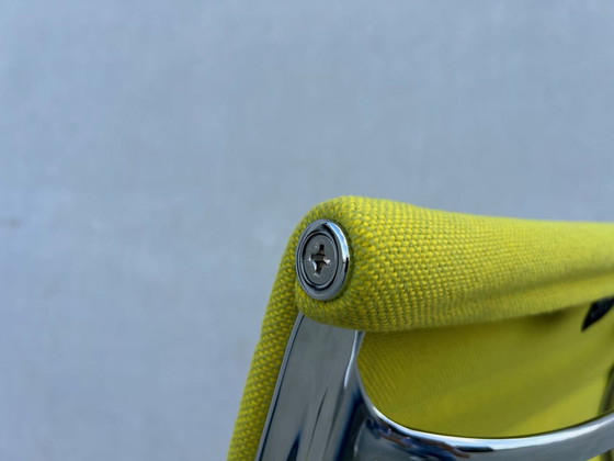 Image 1 of Vitra Eames EA106 Drehstuhl