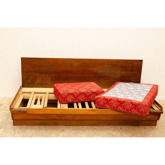 Image 1 of Vintage 3-Sitzer-Sofa aus nussbaumfurniertem Holz von Jindrich Halabala für Up Závody, Tschechoslowakei 1950
