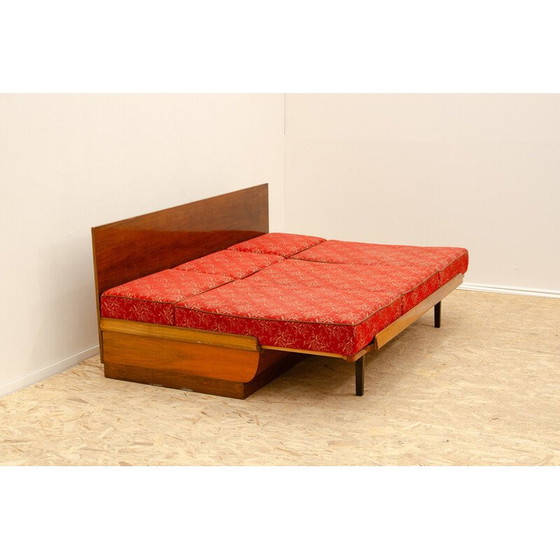 Image 1 of Vintage 3-Sitzer-Sofa aus nussbaumfurniertem Holz von Jindrich Halabala für Up Závody, Tschechoslowakei 1950