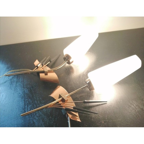 Image 1 of Paar alte Wandlampen aus Messing und weißem Glas, 1950-1960