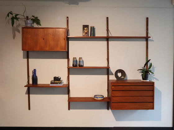 Image 1 of Vintage-Wandsystem Poul Cadovius in Teakholz