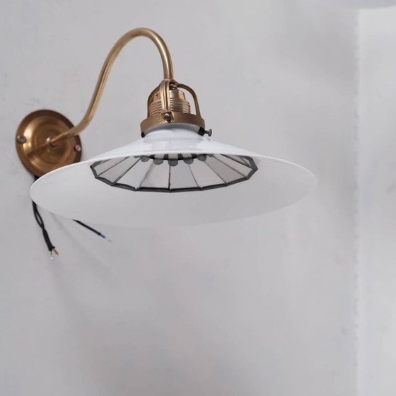 Image 1 of Wandlampen aus Opalin, Messing und reflektierendem Glas, Holland 1950er Jahre