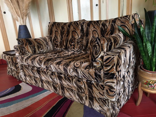 Vintage Bank mit Hocker. Samt-Polsterung.