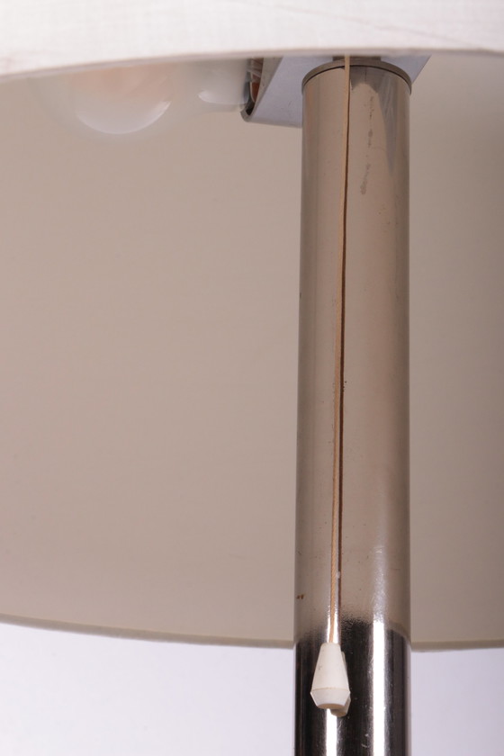 Image 1 of Große Stehleuchte mit Chromstiel und 3 Lichtpunkten im Schirm von Temde