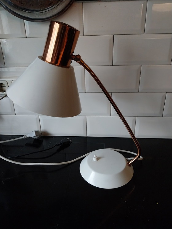 Image 1 of 1 X Satz von 2 tschechischen Weiß mit rotem Kupfer Tischlampen 1960'S