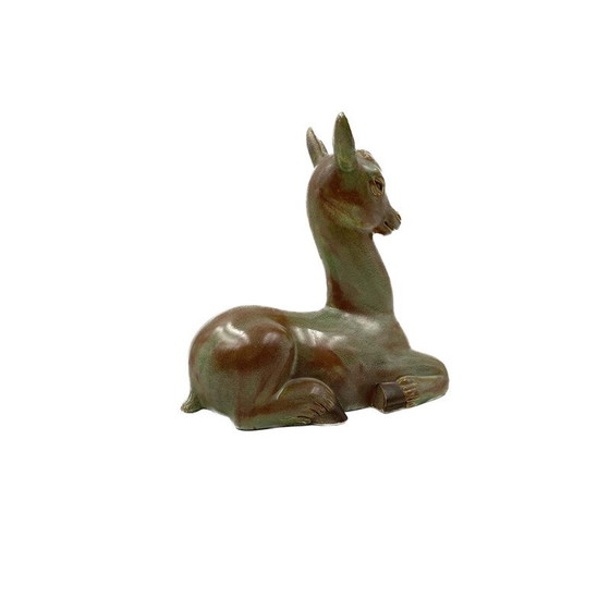 Image 1 of Bildhauerische Figur "Hockender Hirsch" in cerbiatto grün von Giovanni Gariboldi, Italien 1940