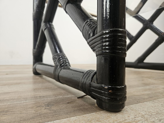 Image 1 of Schwarz lackierter Rattan-Couchtisch mit zwei Glasplatten