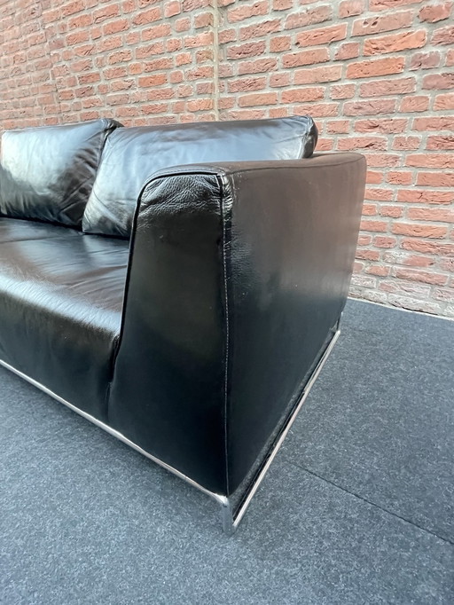 Molinari Schwarzes Leder 2 1/2-Sitzer Sofa.