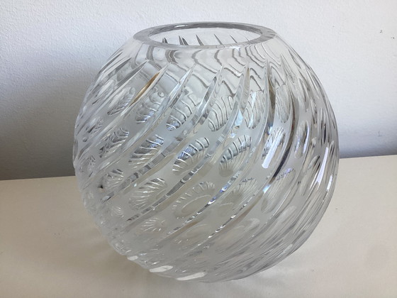 Image 1 of Handgeschliffene kugelförmige Vase aus Kristall