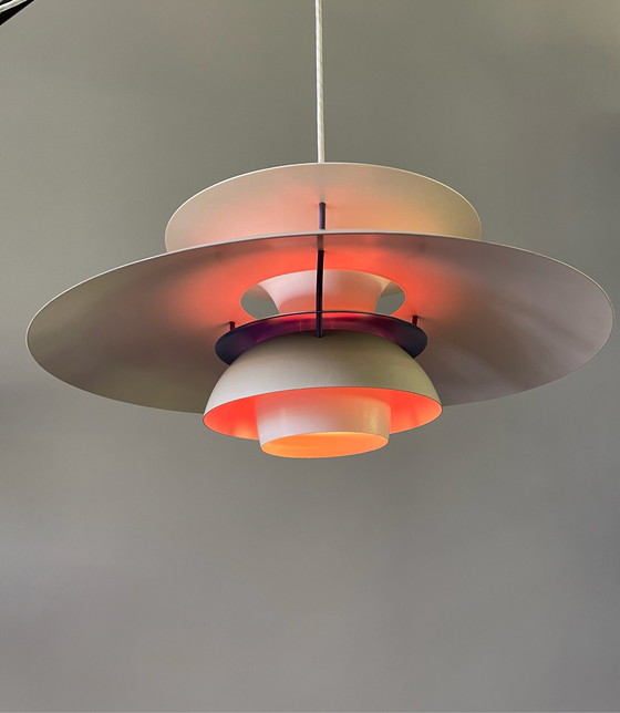 Image 1 of Louis Poulsen PH5 weiße Ausgabelampe