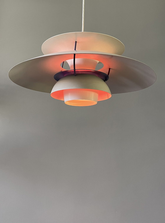 Image 1 of Louis Poulsen PH5 weiße Ausgabelampe