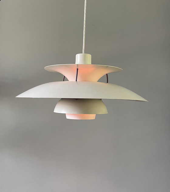 Image 1 of Louis Poulsen PH5 weiße Ausgabelampe