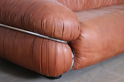 Sesann Dreisitzer Sofa Von Gianfranco Frattini In Cognac Leder Für Cassina Italien 1969