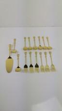 Gebackenes Set golden