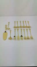Gebackenes Set golden