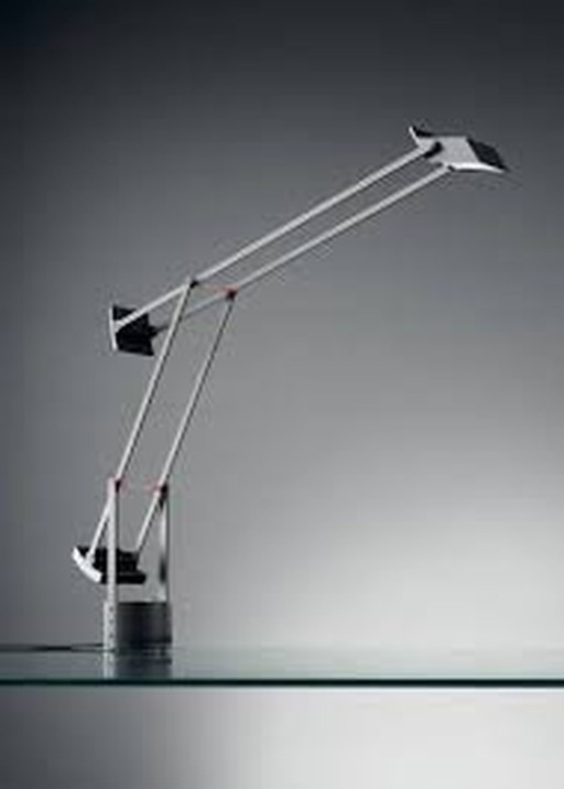 Die ikonische Tizio-Lampe von Artemide