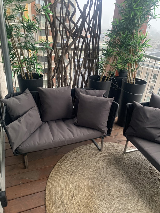 2 gemütliche Lounge-Sofas