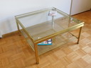Couchtisch in modernem Design aus Glas und Messing