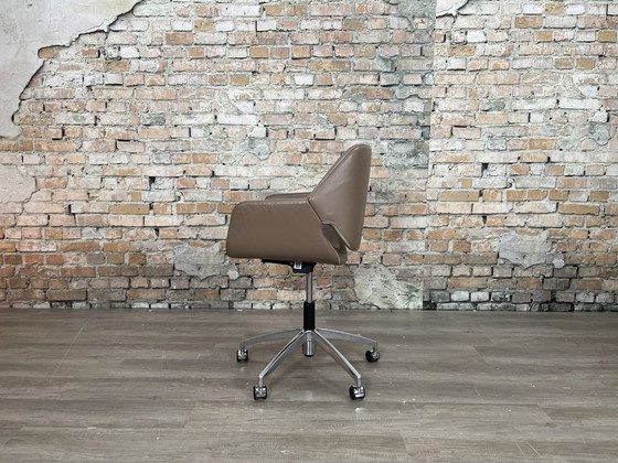 Image 1 of Artifort Lücke Braun