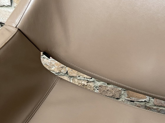 Image 1 of Artifort Lücke Braun