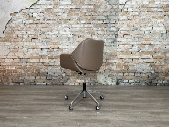 Image 1 of Artifort Lücke Braun