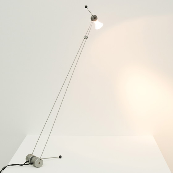 Image 1 of Dünne Tischlampe Neunziger Jahre