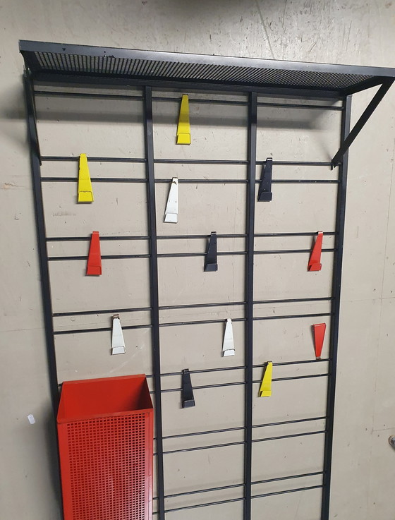 Image 1 of 1971 Vintage Pilastro Showroom Garderobe Garderobenständer