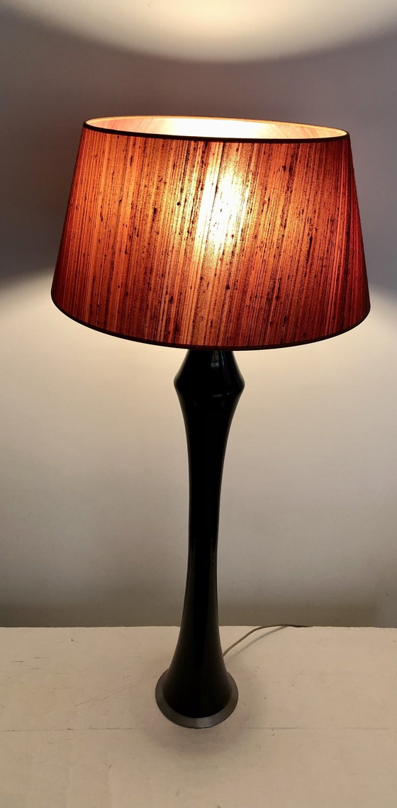 Image 1 of Schwarze Opaline-Lampe 50er/60er Jahre.