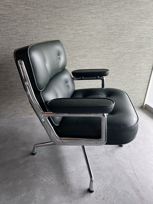 Vitra Lobby Chair