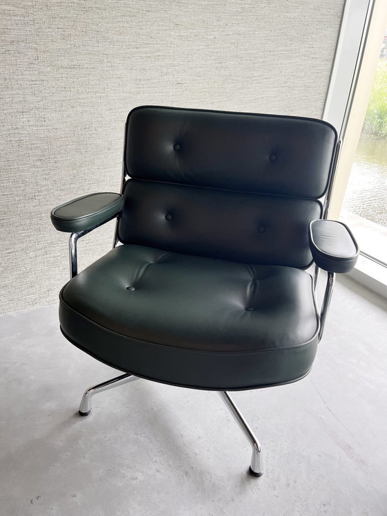 Image 1 of Vitra Lobby Chair