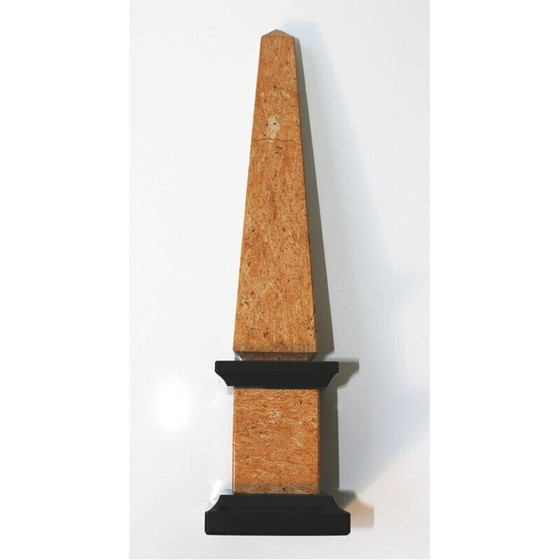 Image 1 of Paar alte Obelisken aus Giallo Reale-Marmor