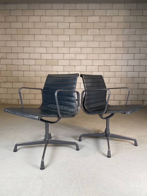 4X Vitra Eames Ea 108 Chair Grünes Leder/Anthrazitfarbenes Gestell