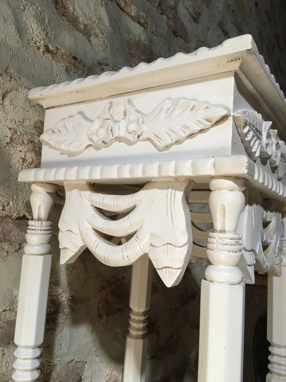 Image 1 of Vintage-Ständer aus geschnitztem Holz mit weißer Patina