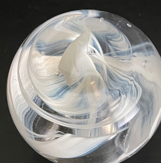 Image 1 of Kosta Boda Wirbel-Briefbeschwerer oder Kerzenständer aus Glas