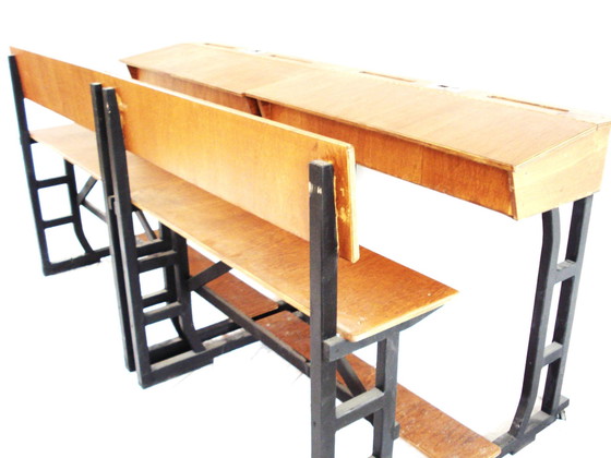 Image 1 of Große Schule Schreibtisch aus Holz auf Rädern mit Klappe, ideal für Catering oder Büro