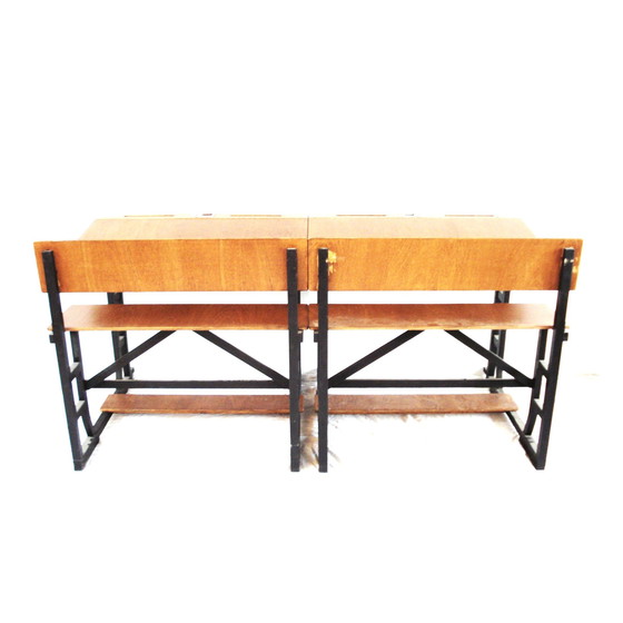 Image 1 of Große Schule Schreibtisch aus Holz auf Rädern mit Klappe, ideal für Catering oder Büro