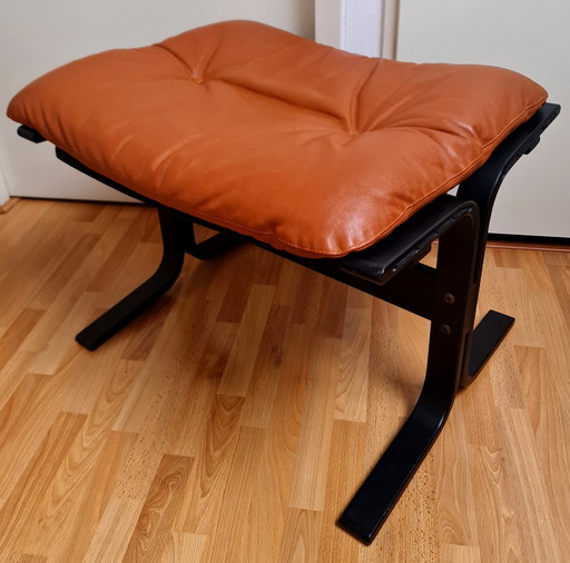 Ingmar Relling Westnofa Fußhocker cognac Leder schwarz