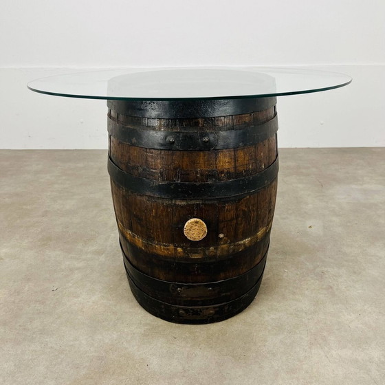 Image 1 of Niedriger Tisch Cognacfass, Holz und Glas