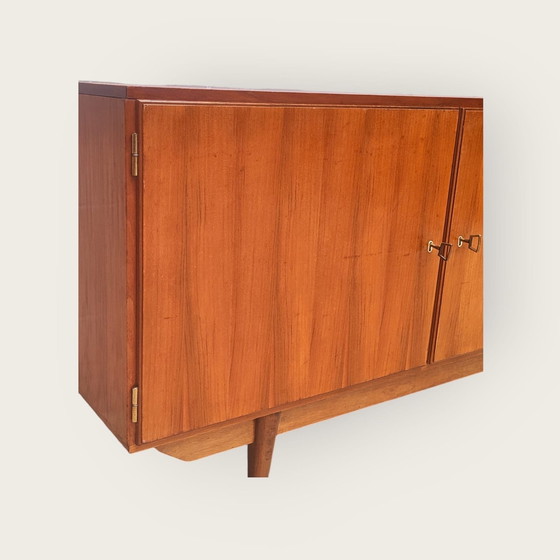 Image 1 of Mid - Century Anrichte