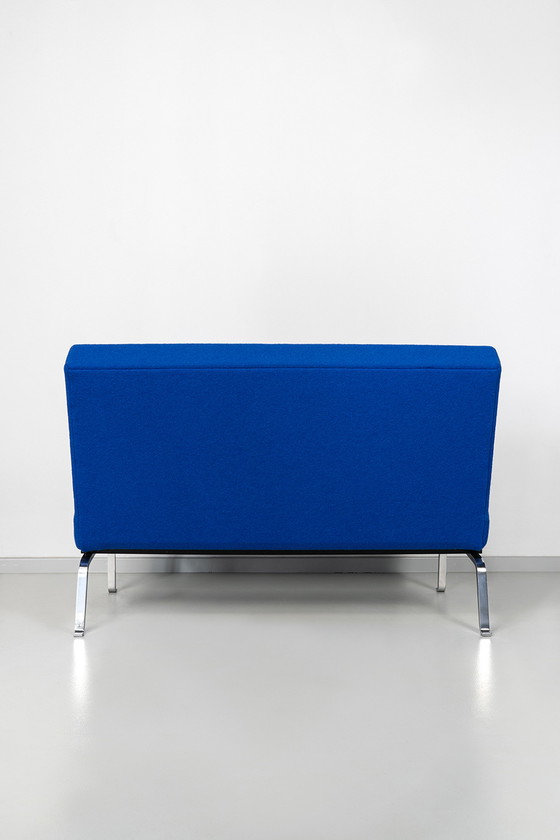 Image 1 of Zweisitzer-Sofa im Vintage-Stil mit kobaltblauer Polsterung